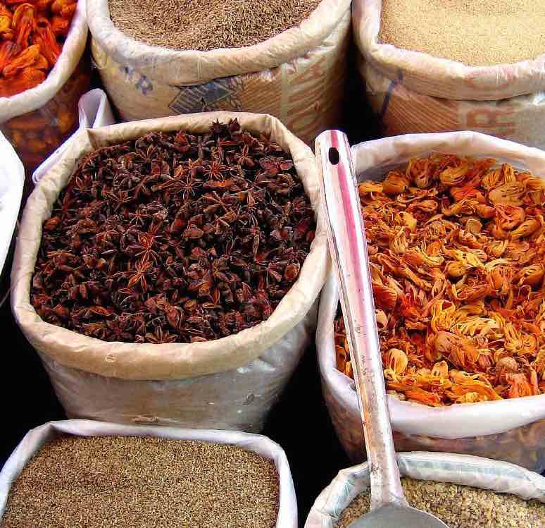 Spices_in_an_Indian_market copy.jpg