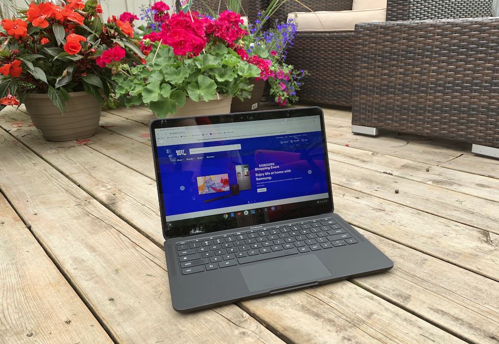 How to use your laptop outdoors