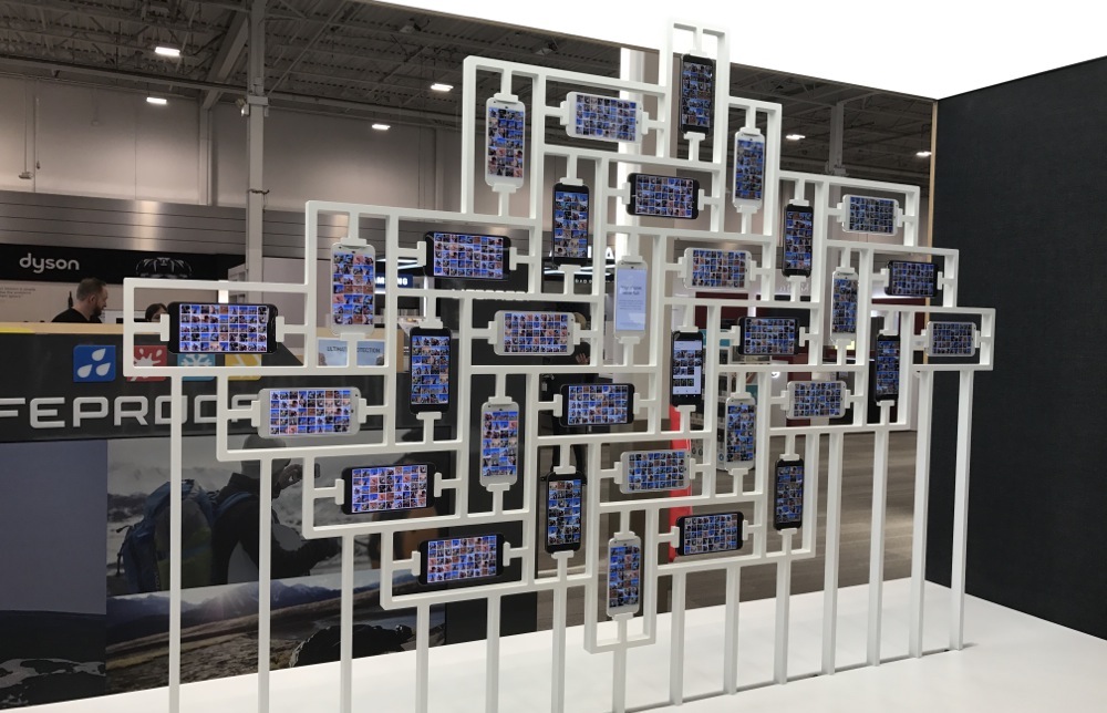 wall-of-pixel-phones