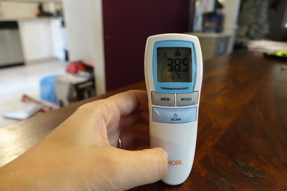 mobi-thermometer-in-hand