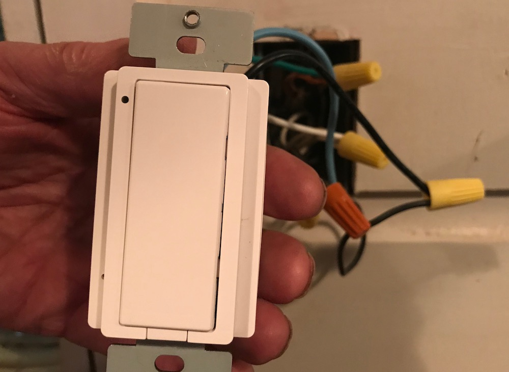 Insignia in wall wifi light switch
