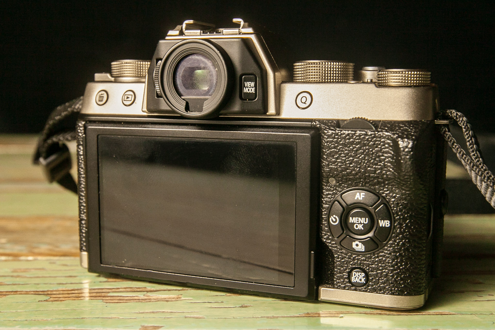 Image showing the back of the Fujifilm X-T100
