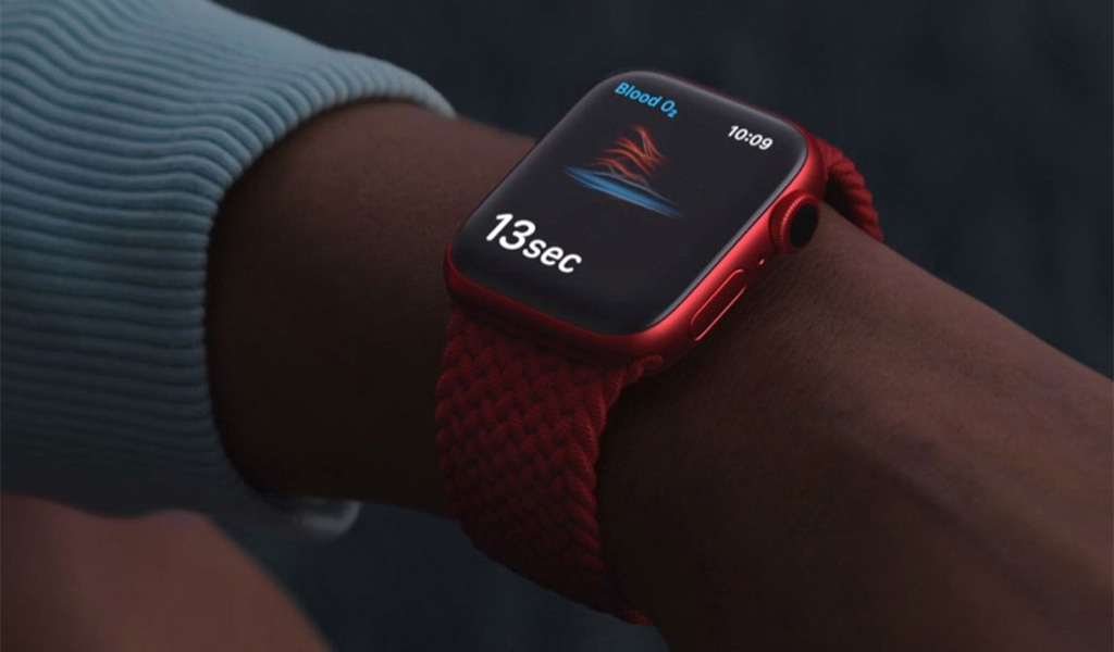 Image of Apple Watch Series 8 on wrist
