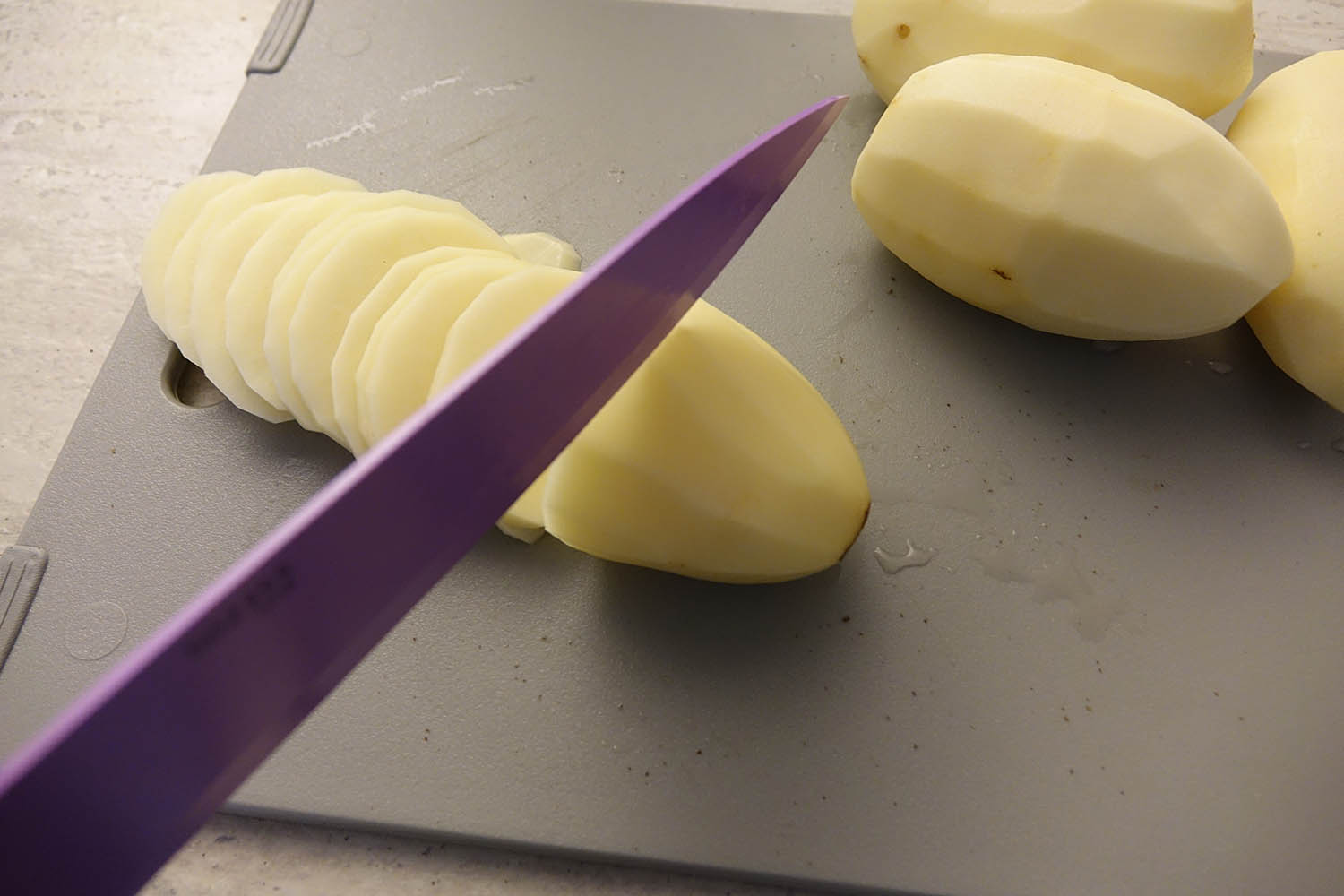 cuisinart advanced knife set - slicing potatoes