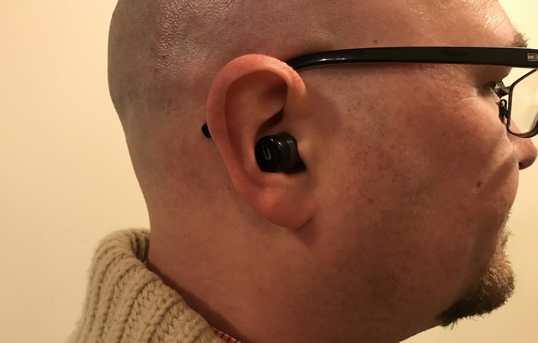 trying on the uolo mini ear pods
