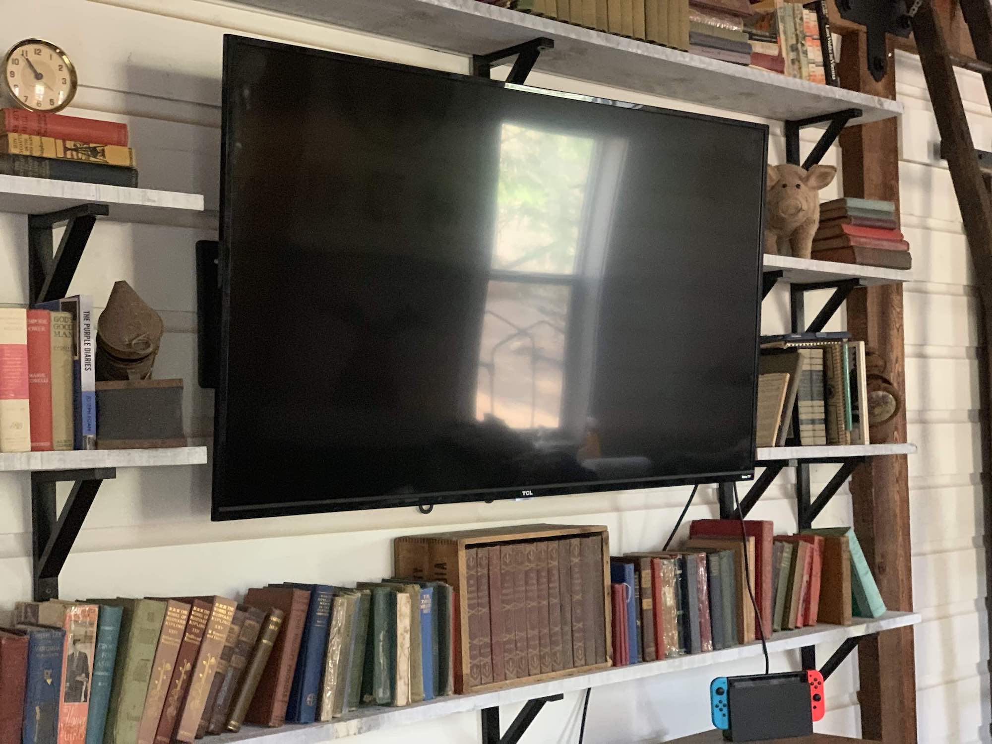TCL 4 Series Frame