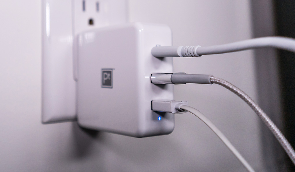 example of wires plugged into 3 ports of the platinum wall charger