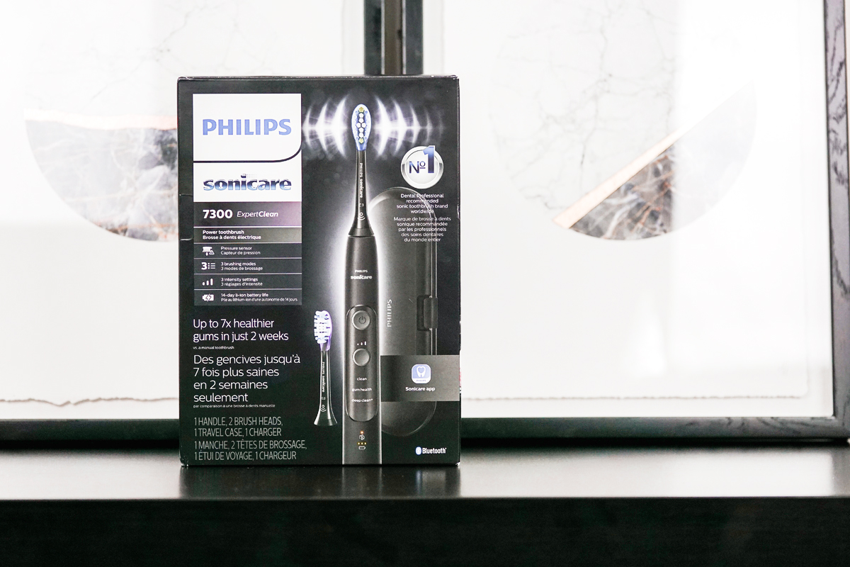 Philips Sonicare 7300 ExpertClean-1