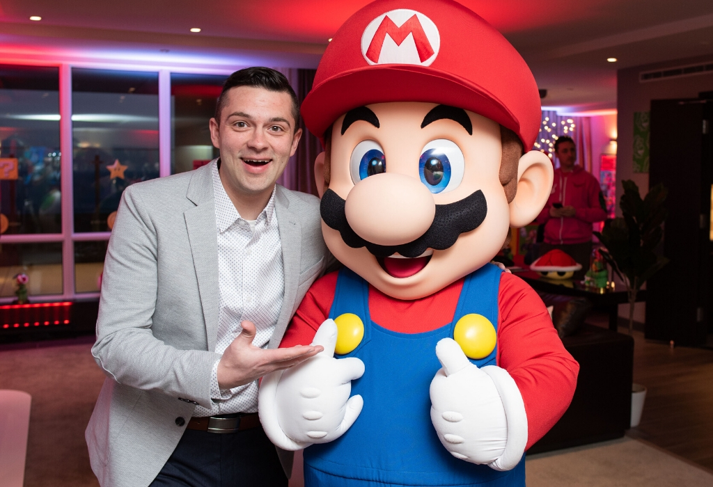 Nintendo Switch Suite Dapper and Mario