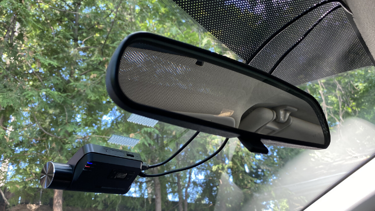 Thinkware Q800PRO Behind rearview mirror