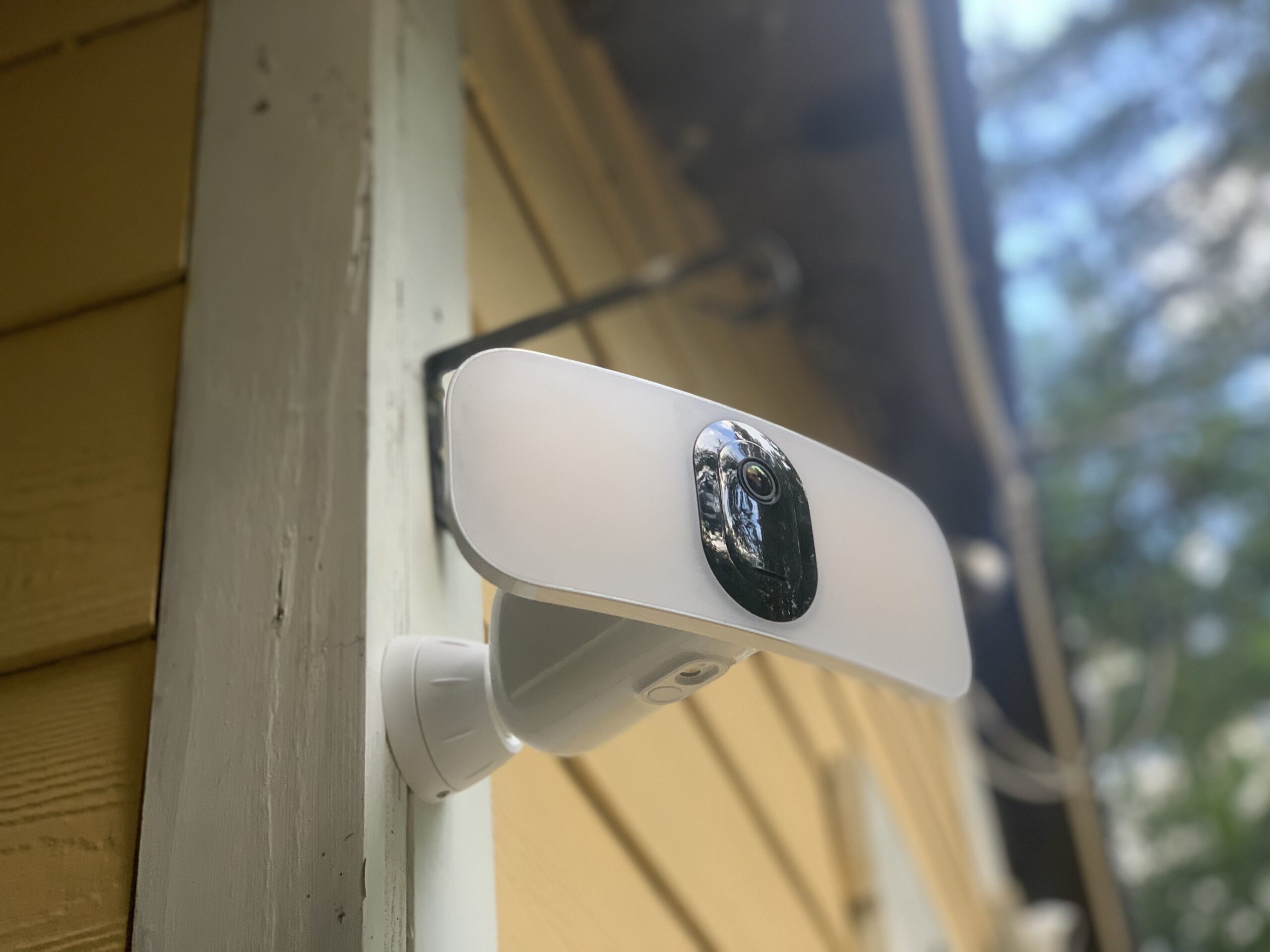 Arlo Pro 3 floodlight security camera review Best Buy Blog