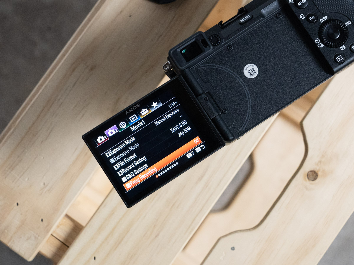 A photo of the LCD screen on the Sony A7C