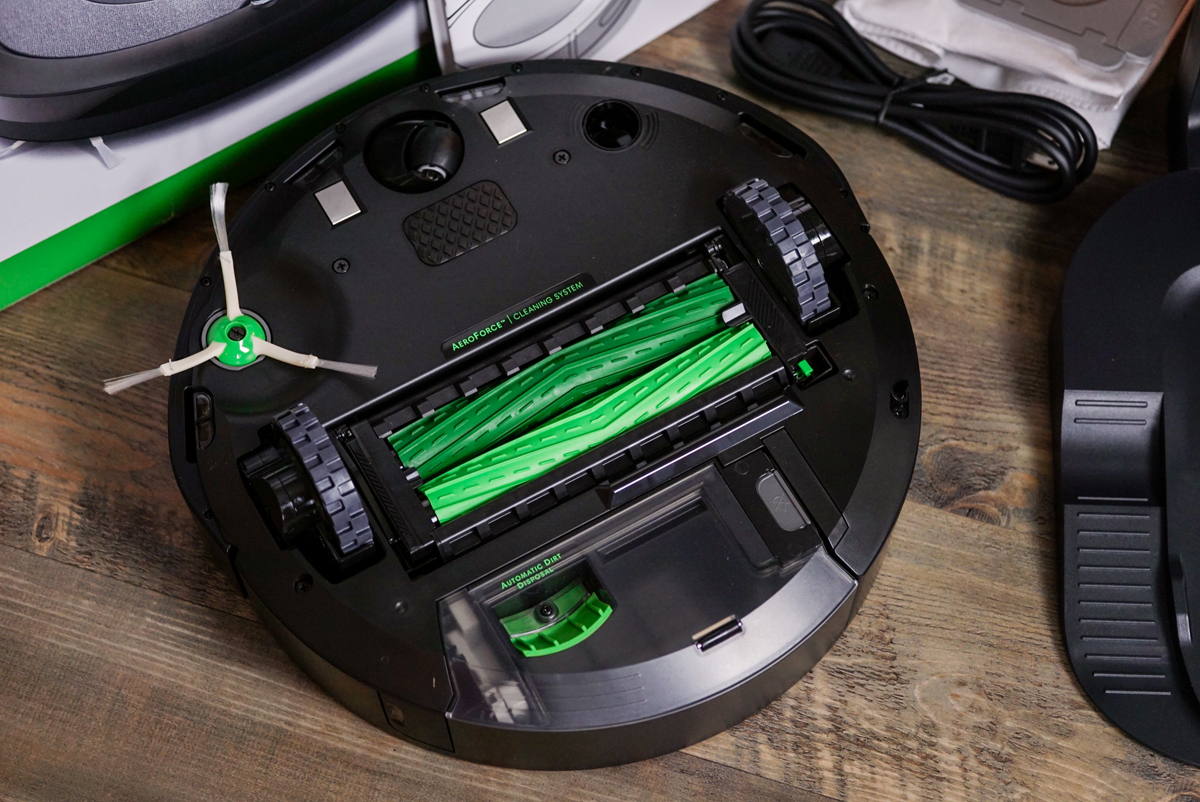 iRobot-Roomba-i3-plus-8