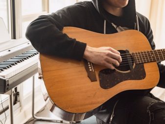 Learn the acoustic guitar in 2021