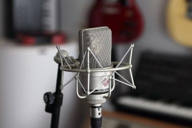 Shockmount for vocal recordings