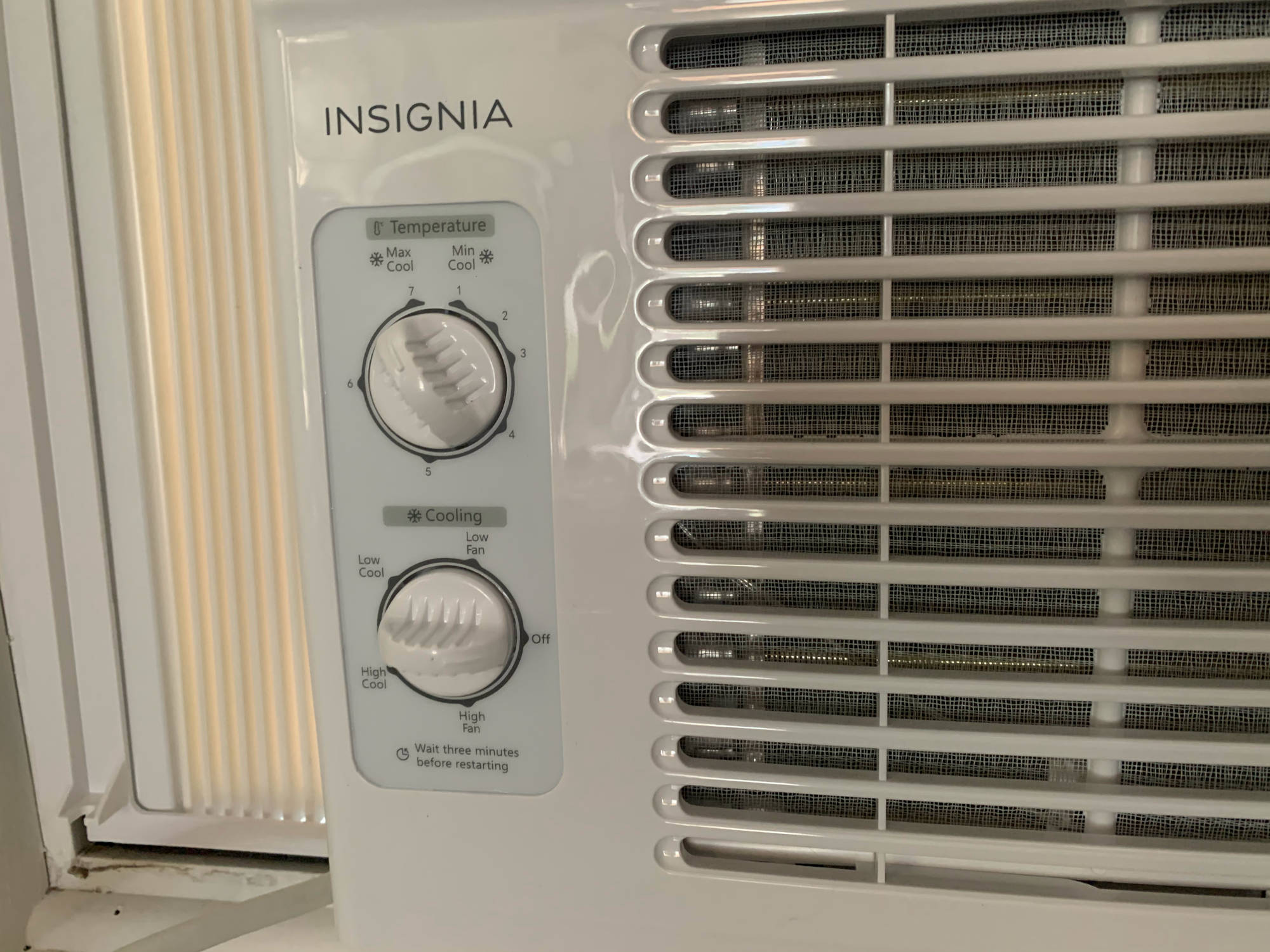 Insignia 5000 Air Conditioner Controls