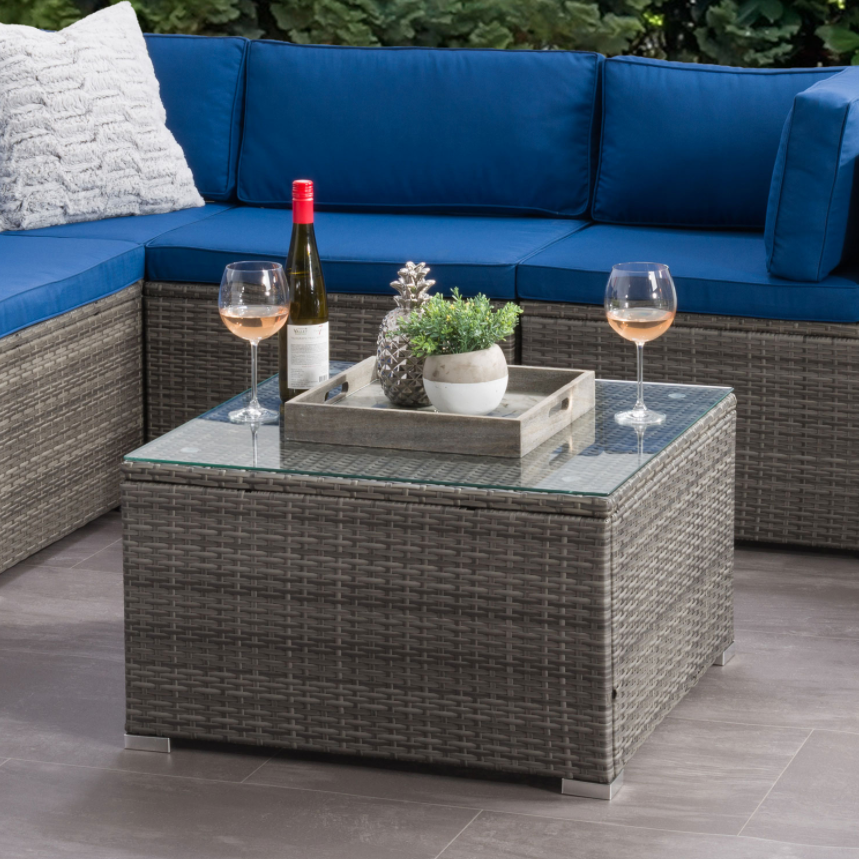patio side table with drinks