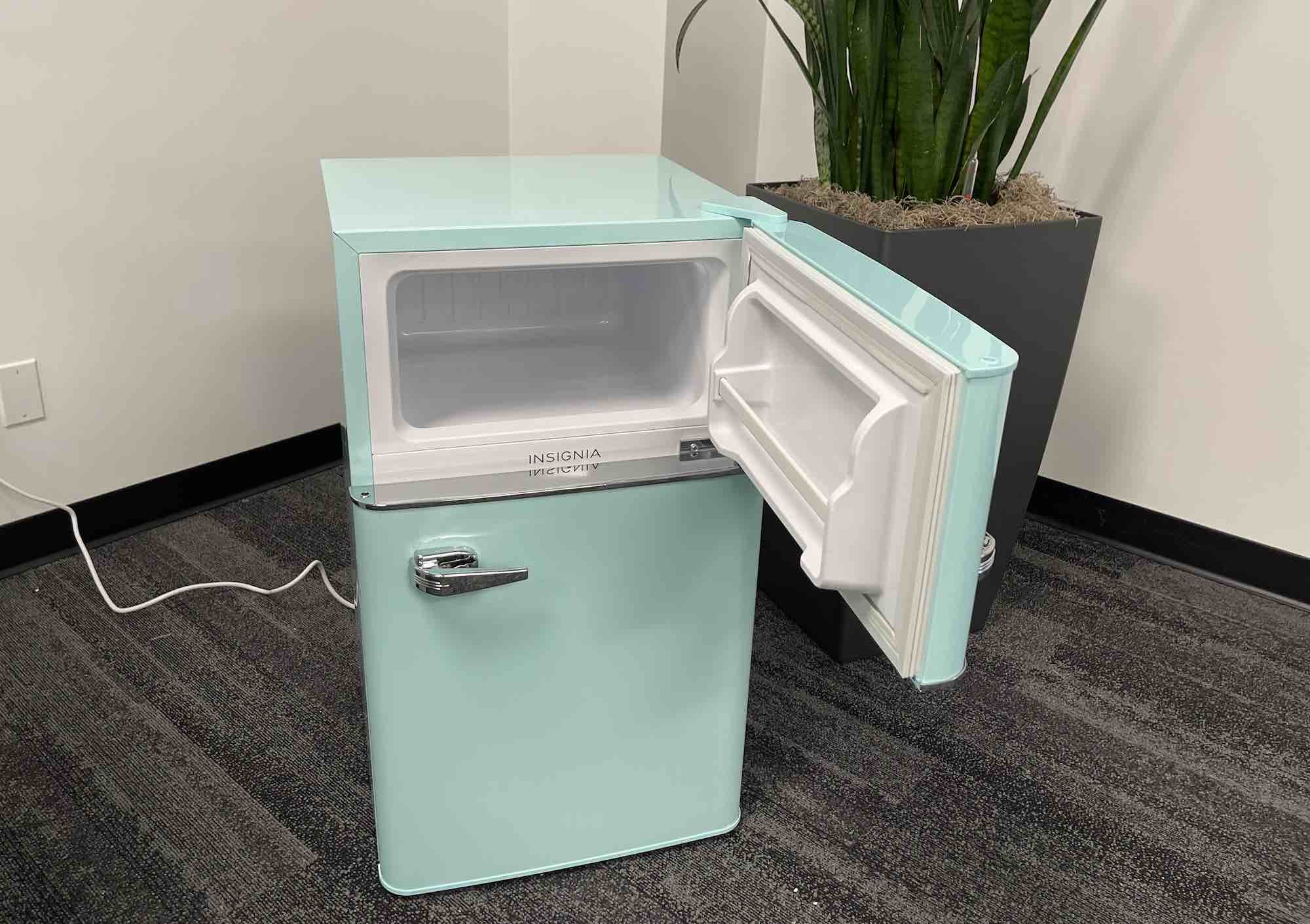 Insignia Retro Bar Fridge with Top Freezer Review