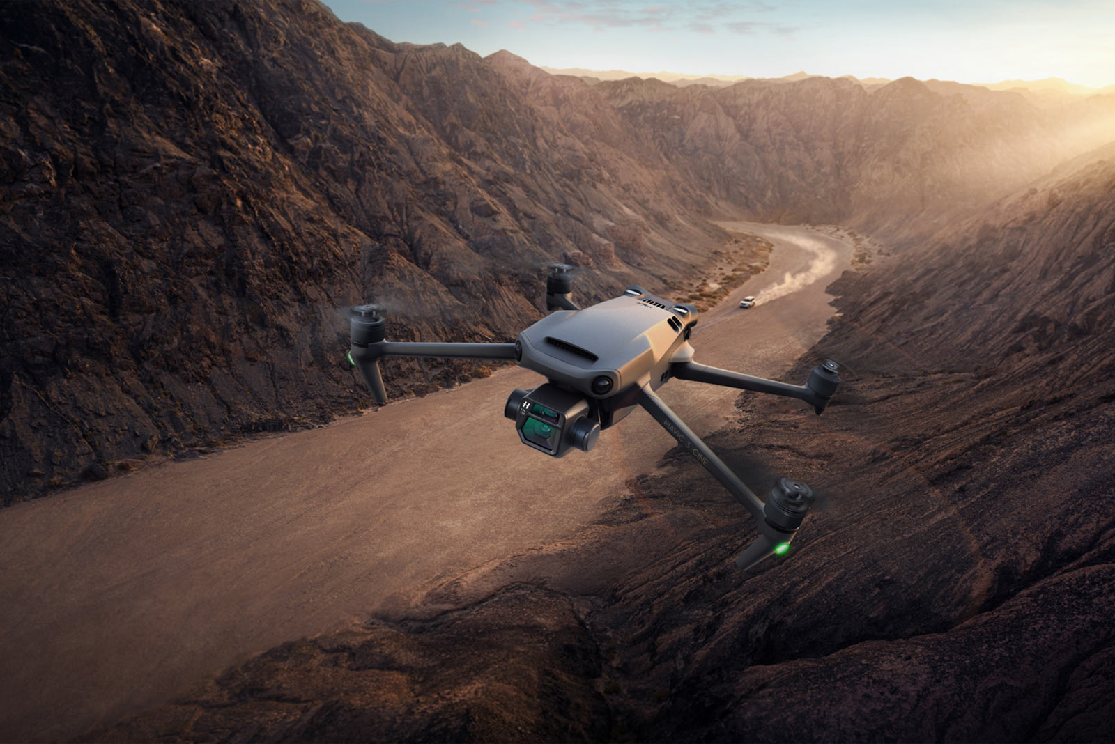 drone-flying-in-the-desert
