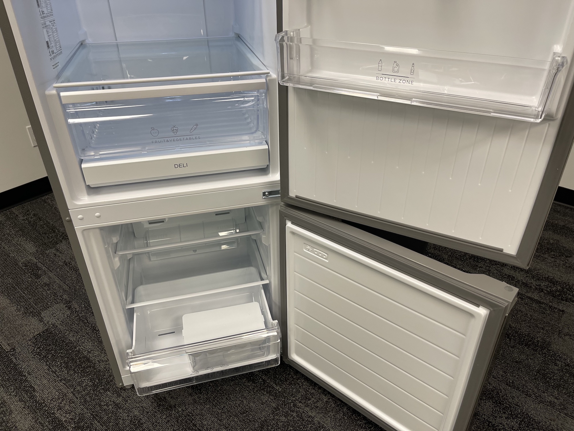 Insignia bottom freezer fridge open freezer