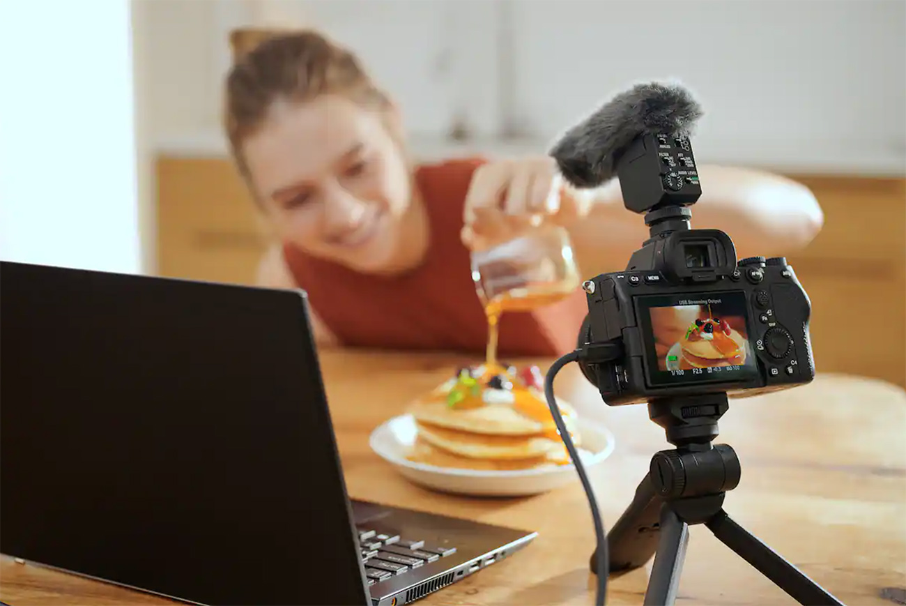 camera and microphone for influencer