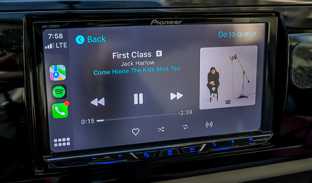 Apple CarPlay Spotify UkaMart