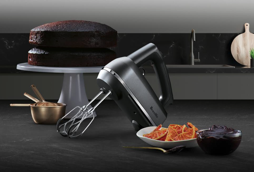 Bakeware mixers and accessories