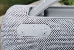 Sony XG300-1 - close up