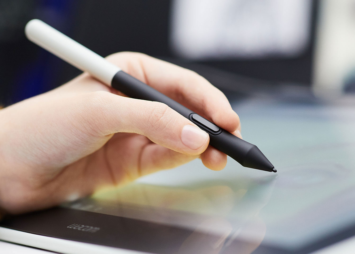 Wacom One Creative pen display passive tablet