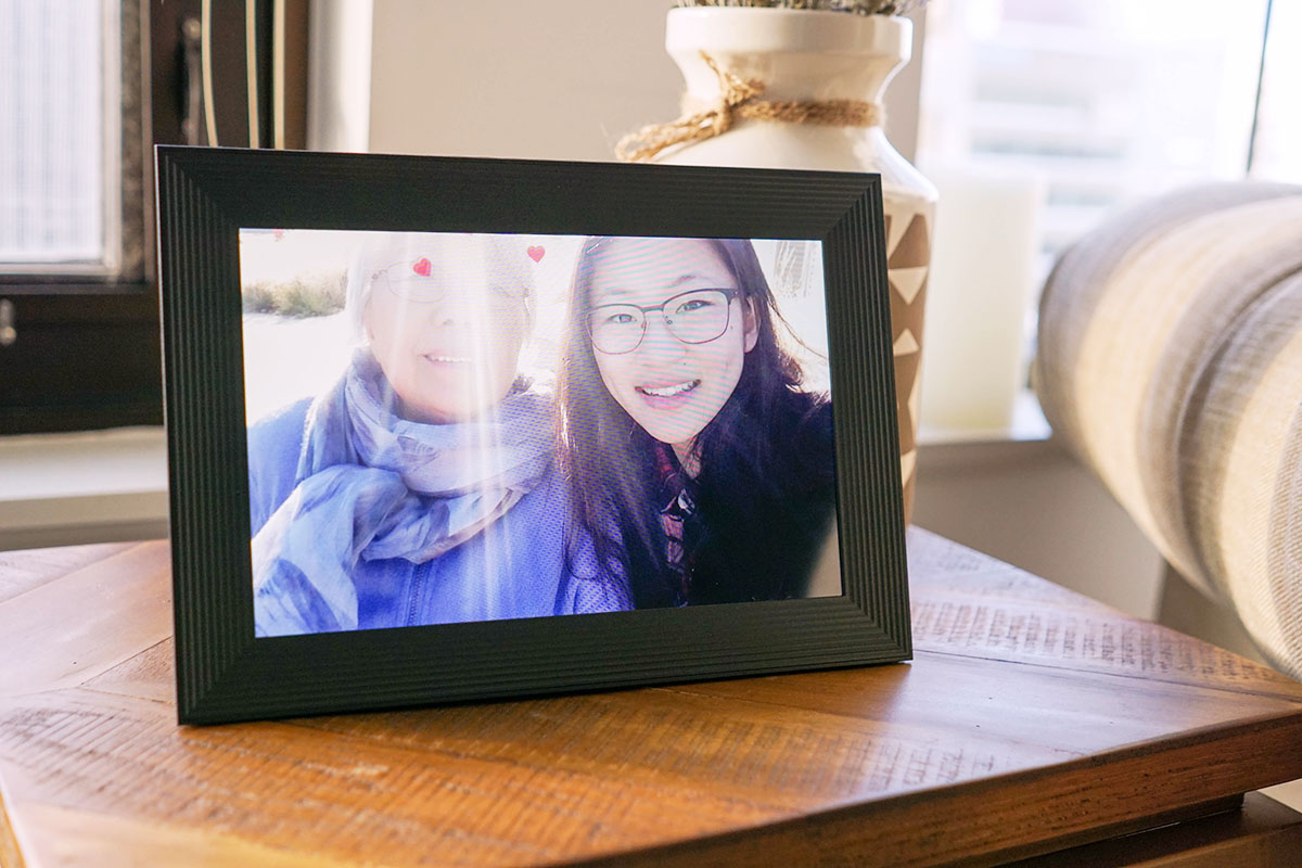 Aura Carver Wi-Fi Digital Picture Frame review 7