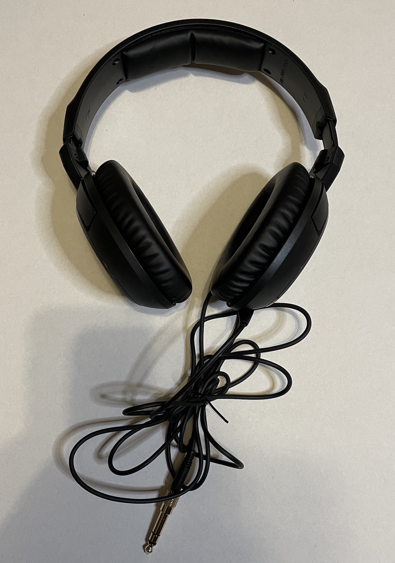 Sennheiser HD 200 PRO headphones