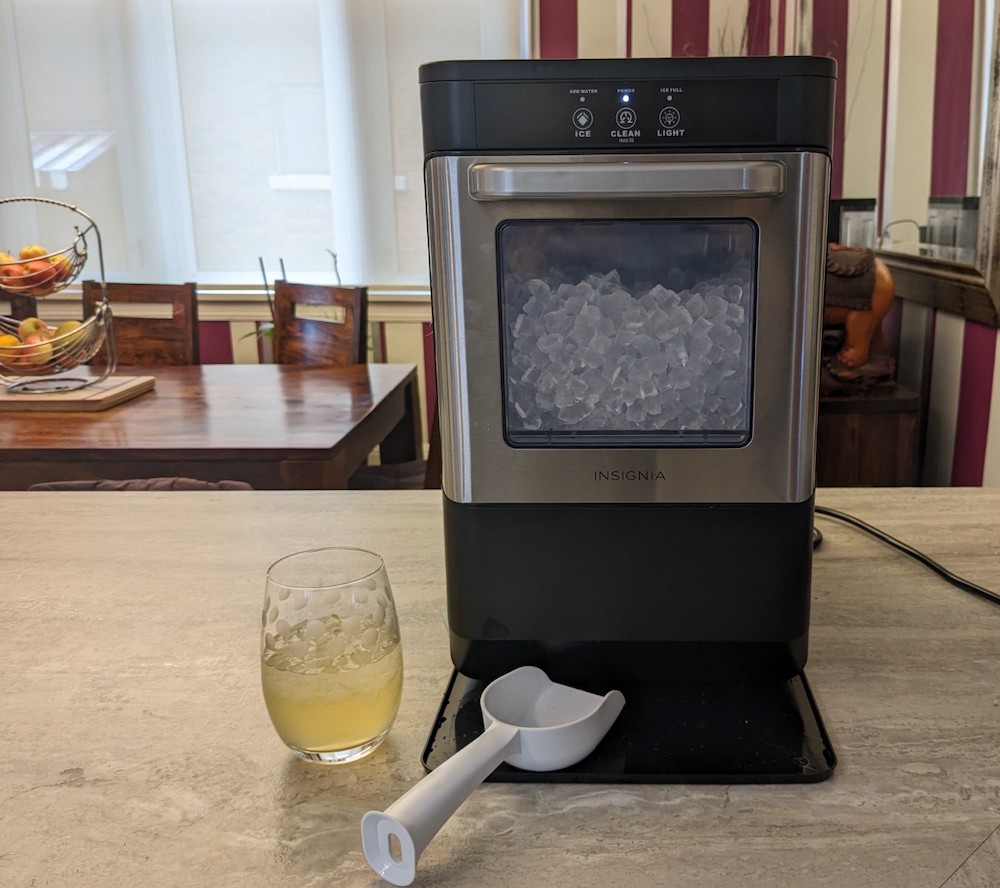 Insignia ice maker with drink