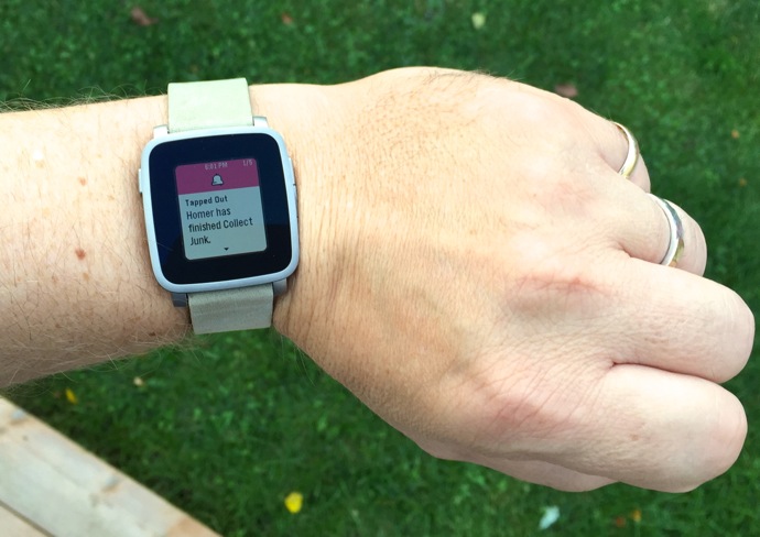 Pebble Time outdoors with notifications.jpg