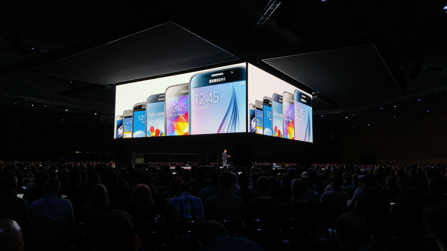 Samsung-event-crowd.jpg