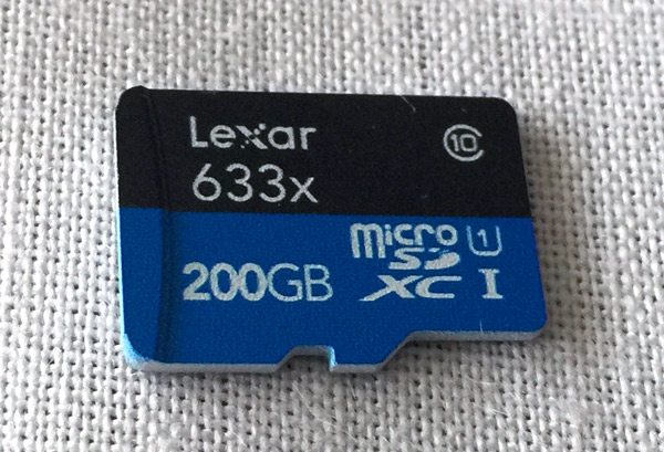 Lexar-200GB-card.jpg