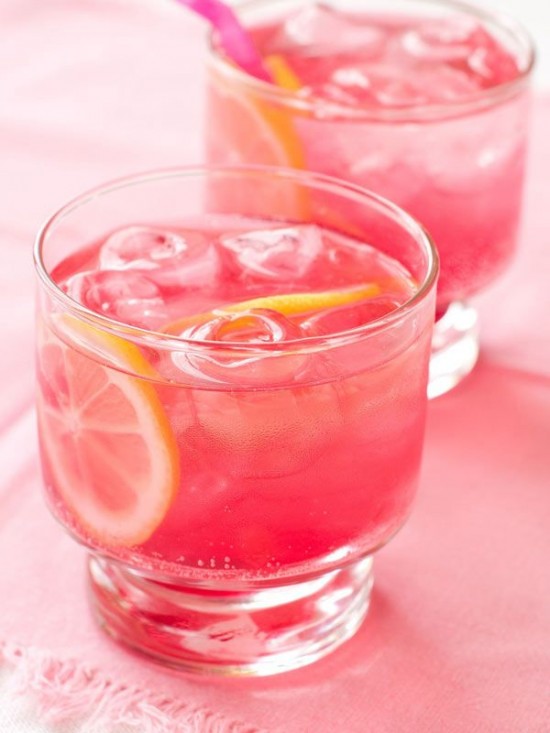 Pink-Moscato-Strawberry-Lemonade--550x733.jpg