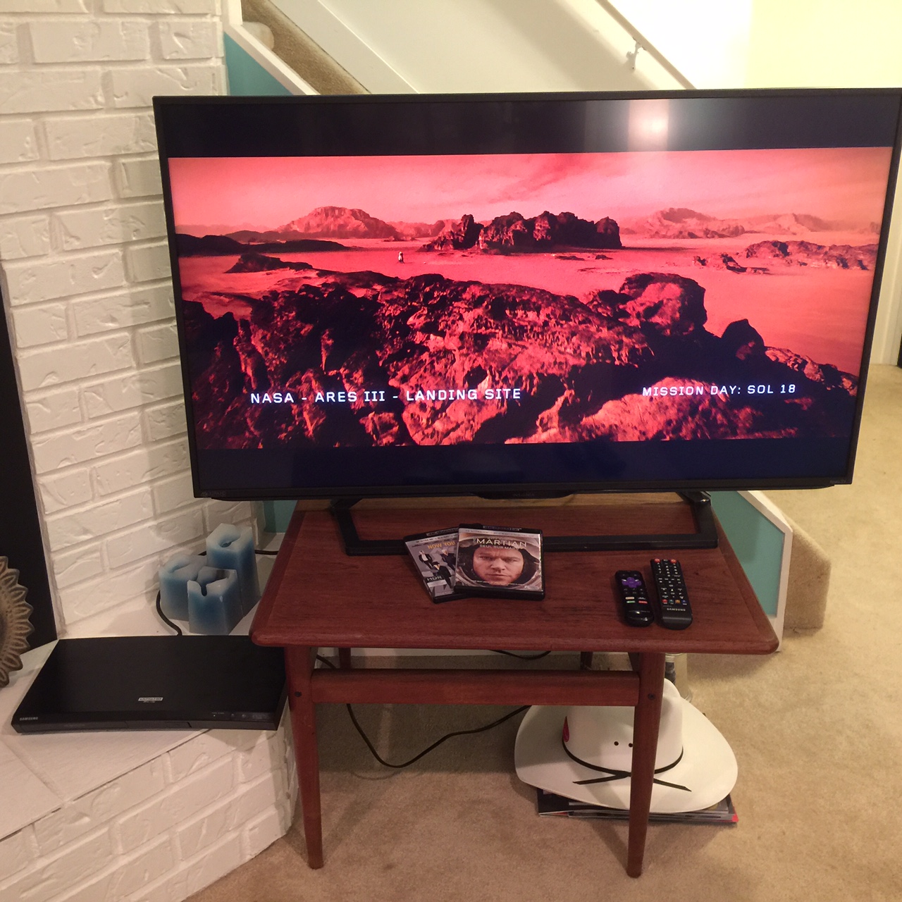 4k UHD Samsung bluray and roku insignia tv