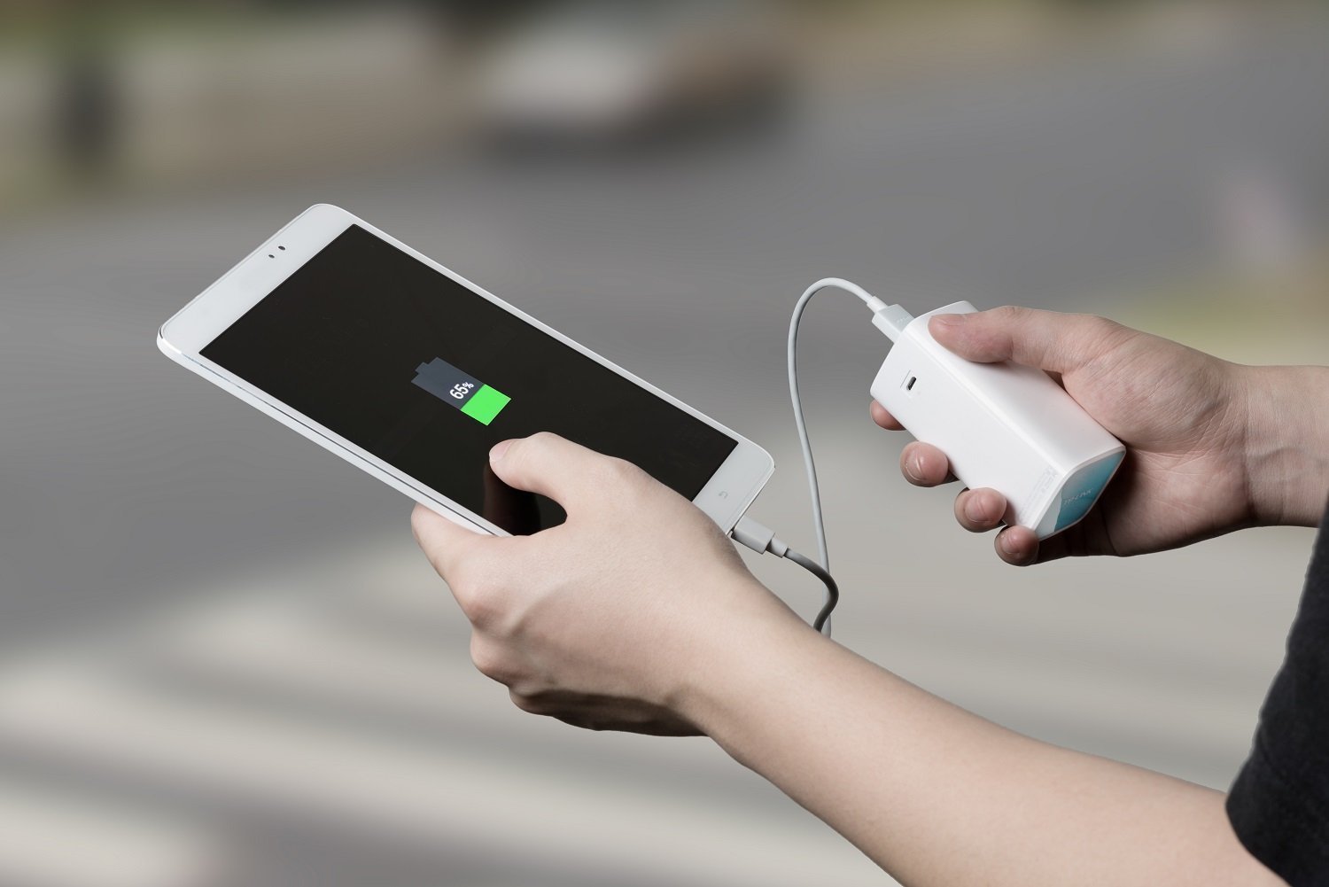 Benefits of portable chargers and power packs for smartphones