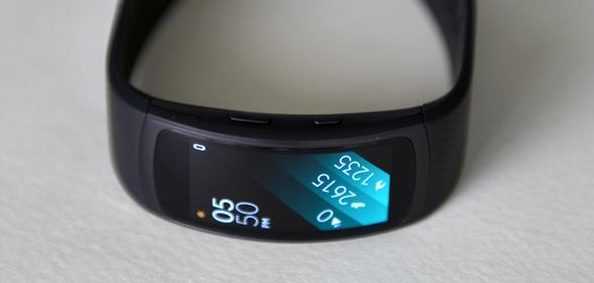Review: Samsung Gear Fit2 is a better fit than the past | Best Buy Blog