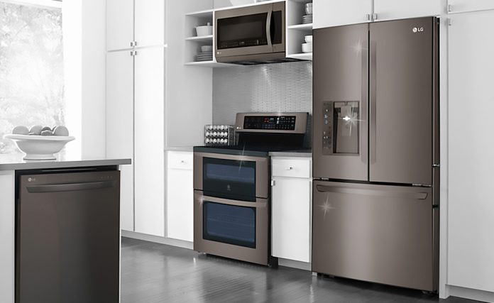 Black Stainless Steel Appliances Are A Kitchen Must Have Best Buy Blog   Black Stainless Steel Appliances 696x427 