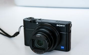 A photo of the Sony RX100 VII