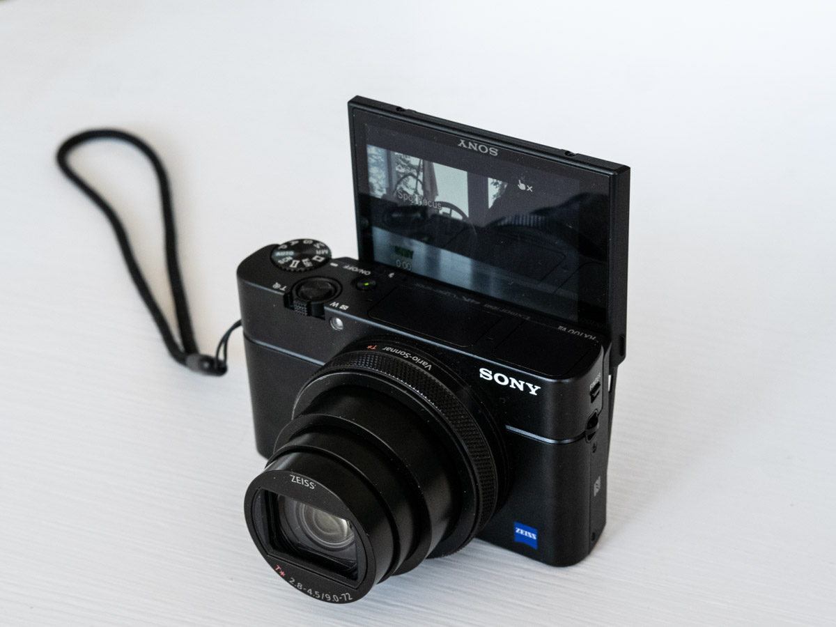 A photo of the Sony RX100 VII