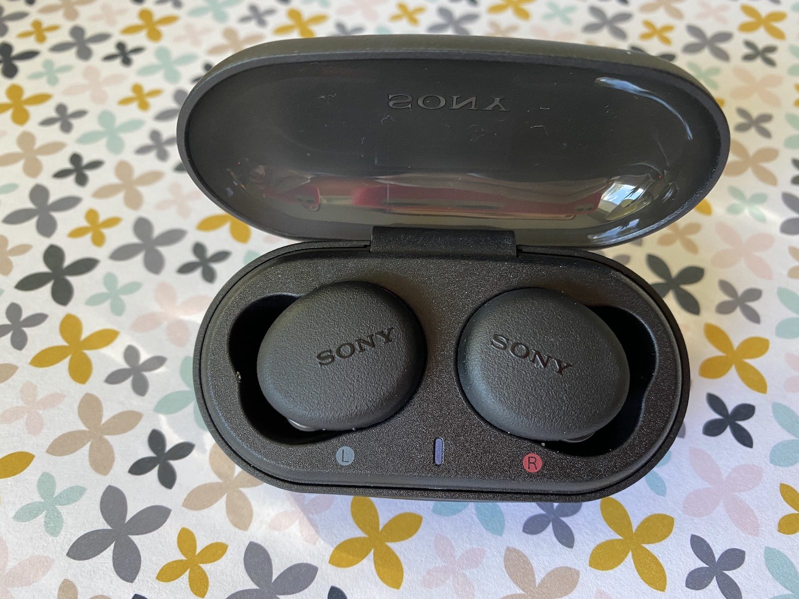 Sony wf-xb-700 trule, wireless, heqdphones, earbuds, review