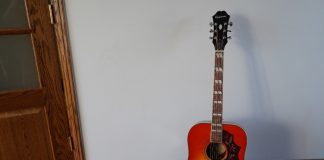 Epiphone Hummingbird acoustic