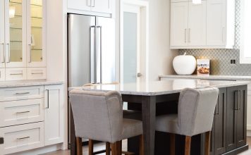 image of a clear, decluttered kitchen