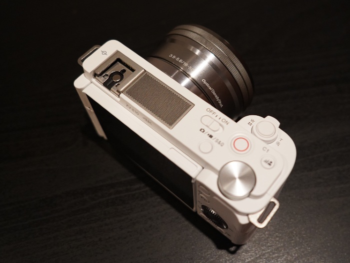 Sony ZV-E10 vlogging camera review | Best Buy Blog
