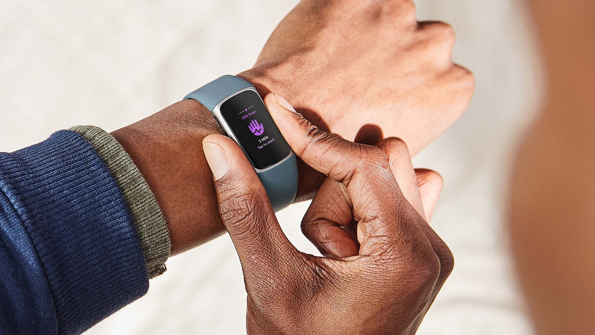 Fitbit Charge 5 + Premium Overview | Best Buy Blog