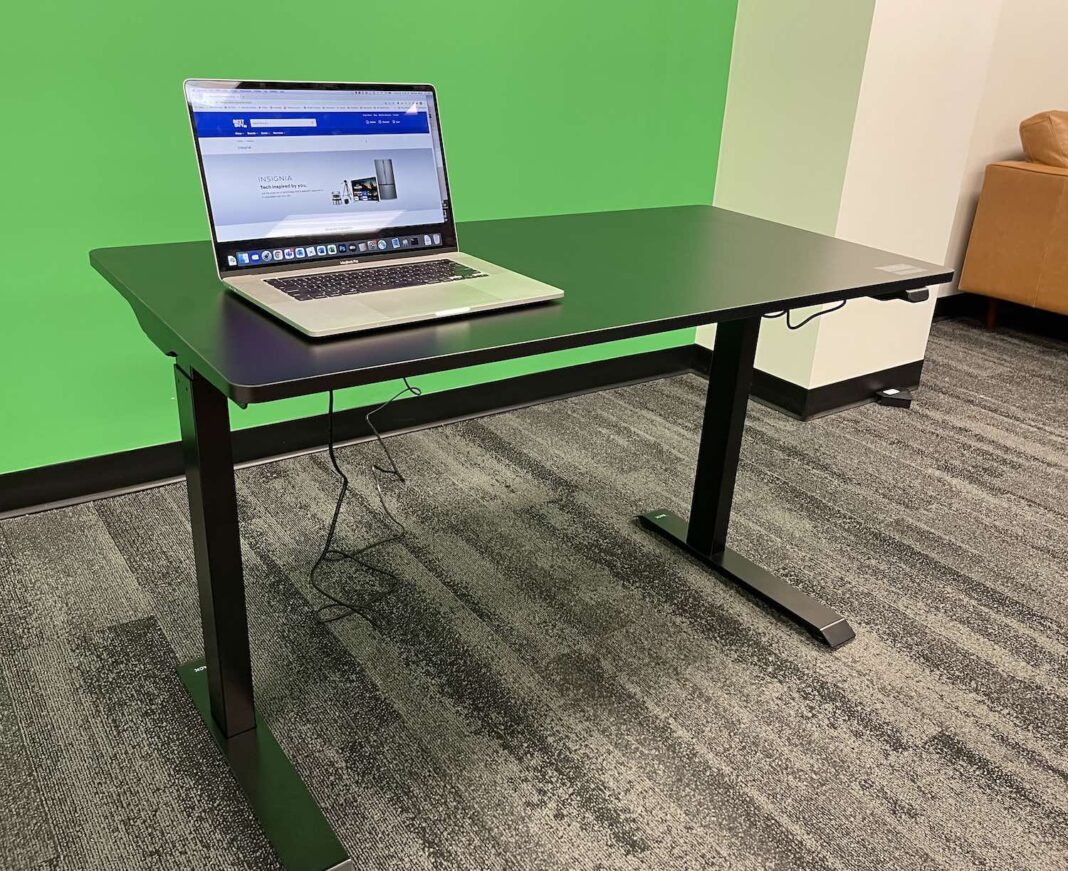 Insignia adjustable standing desk with electronic controls review