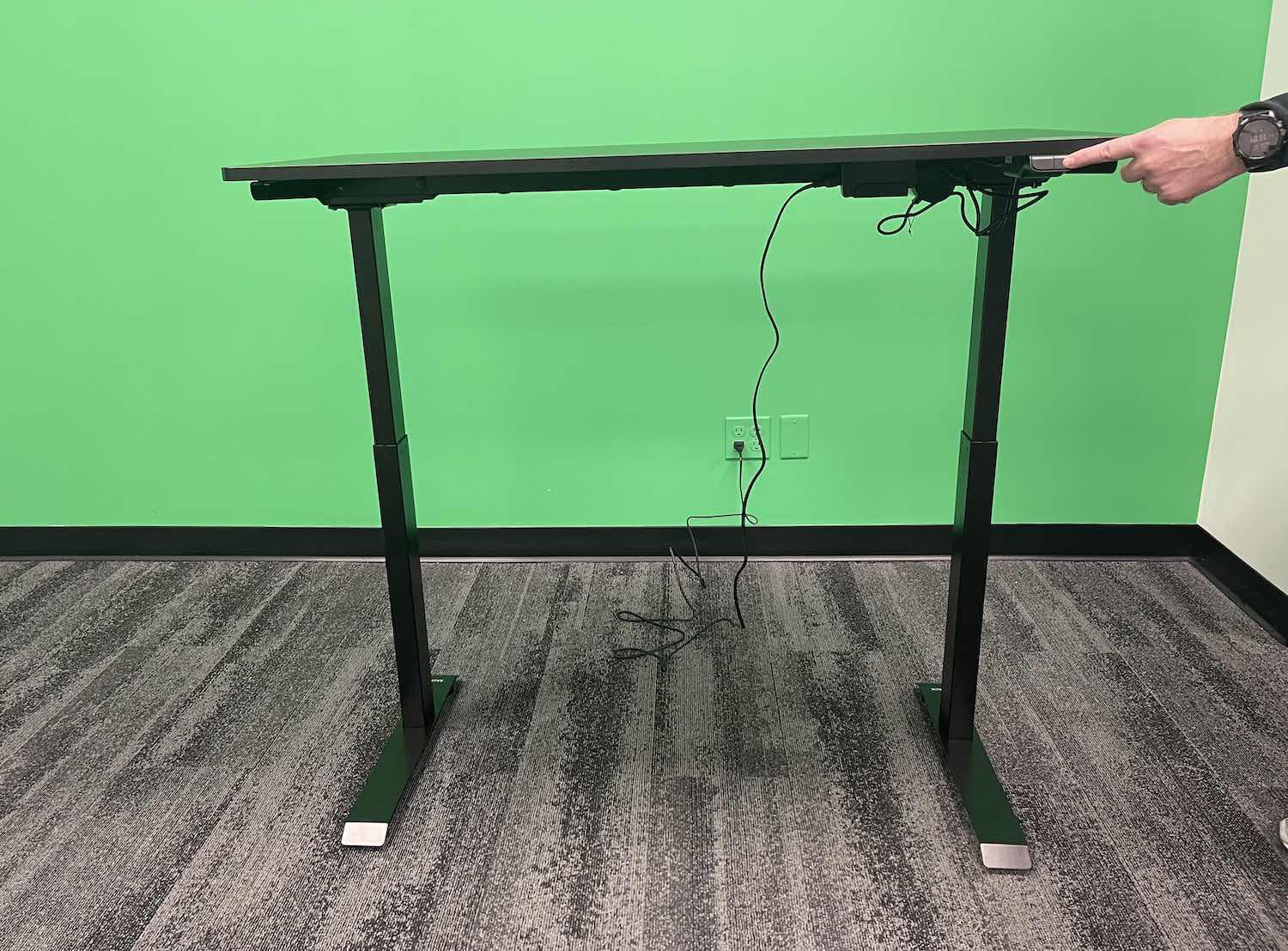 Insignia adjustable standing desk with electronic controls review