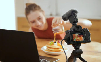 camera and microphone for influencer